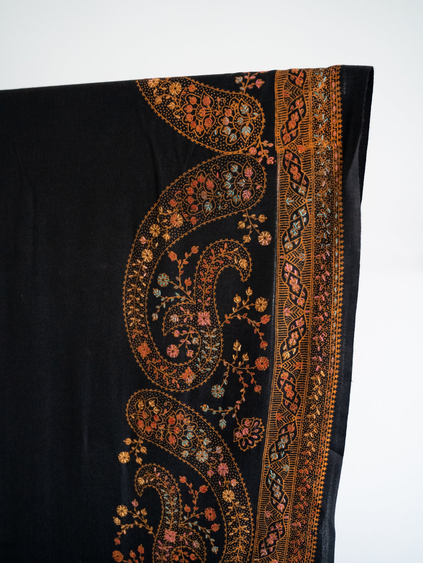 Yakeen Shawl