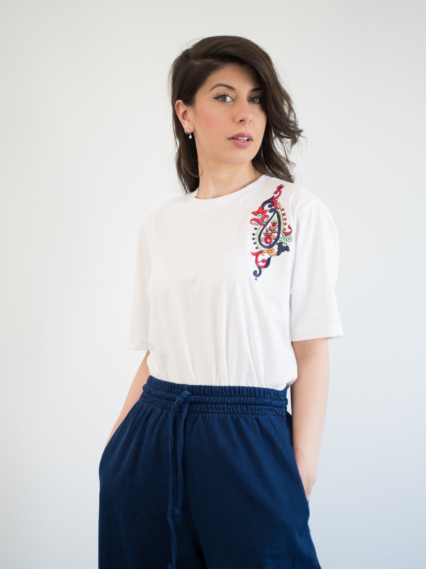 RUNG - White Short Sleeved T-Shirt