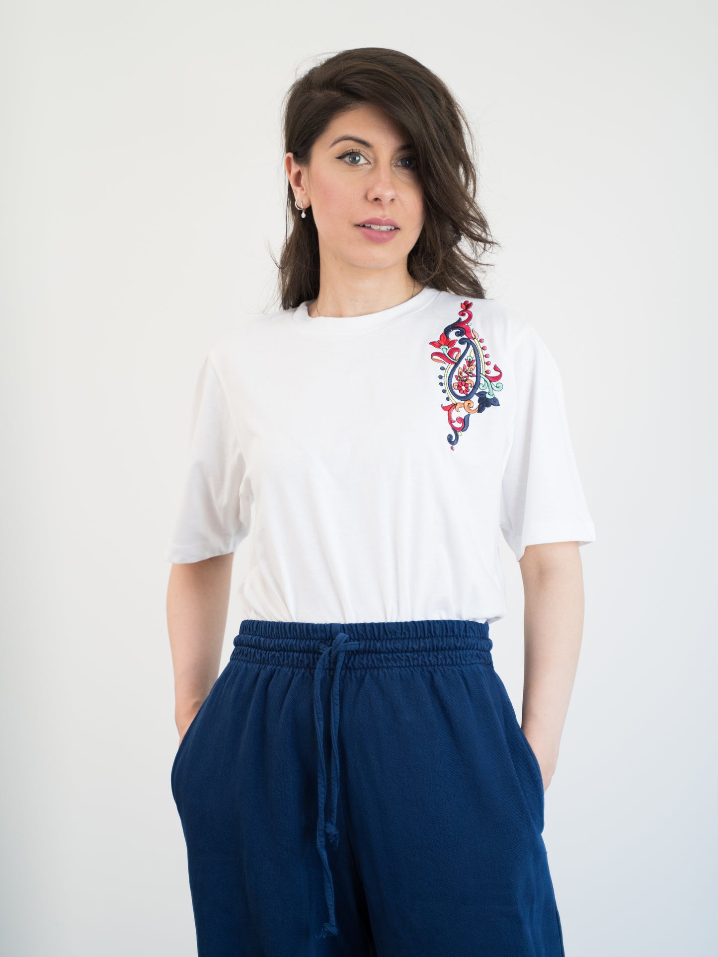 RUNG - White Short Sleeved T-Shirt